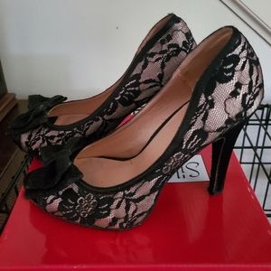 Charming Charlie Black and Nude Lace Open-toe Pump with Bow Detail Size 7
